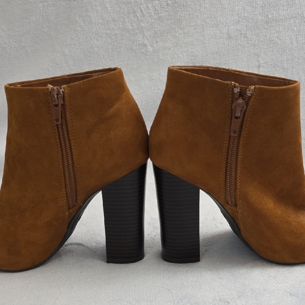 Bamboo Peep Toe Ankle Booties Womens Size 6 Brown Faux Suede Side Zip Heels - Picture 3 of 8